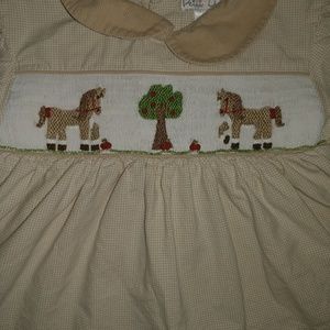 2T 🐎 Smocked Horses Dress